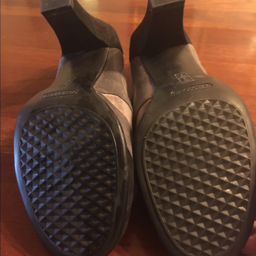 Shoes - Picture 4 of 6